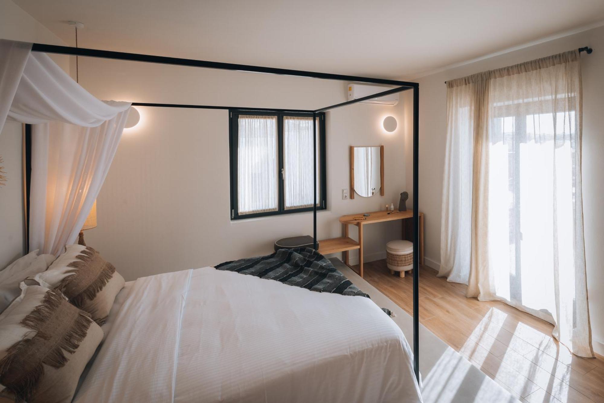 Kosmitis Suites & Villas Náousa Quarto foto