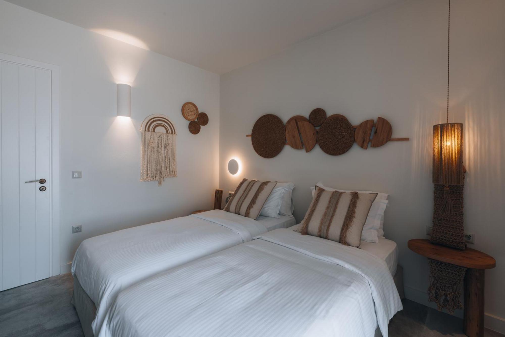 Kosmitis Suites & Villas Náousa Quarto foto