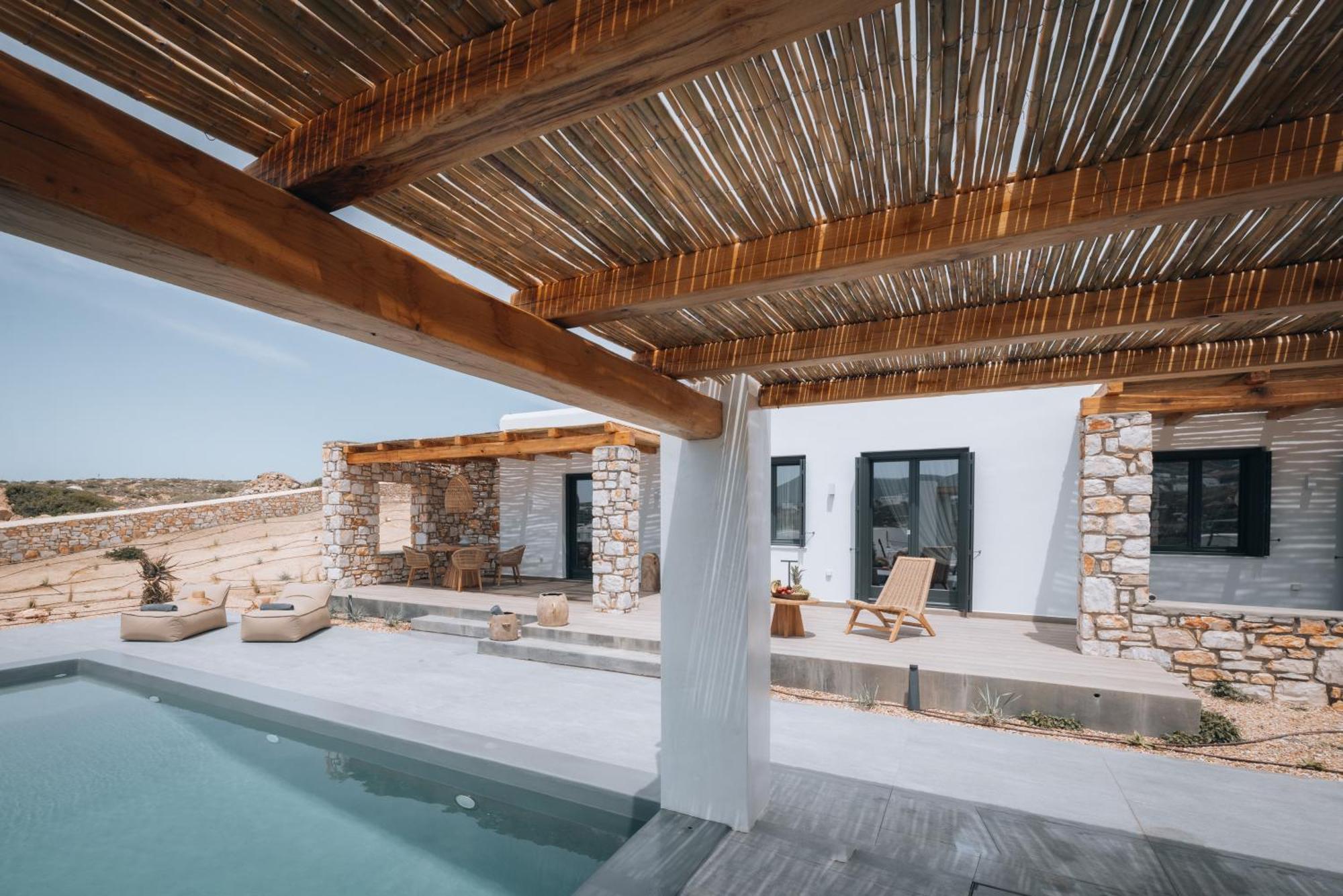 Kosmitis Suites & Villas Náousa Quarto foto